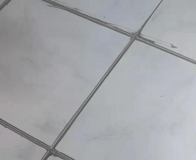 怎么做,才能使美縫劑深入到瓷磚縫隙里面?(圖1) 怎么做,才能使美縫劑深入到瓷磚縫隙里面?(圖1)